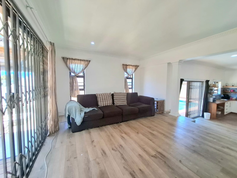 6 Bedroom Property for Sale in Gonubie Eastern Cape